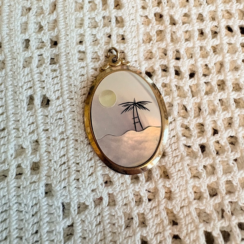Vintage Inlaid Mother of Pearl/abalone, Beach Scene Gold Tone Pendant